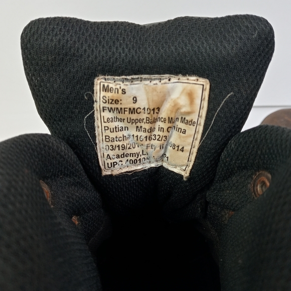 Magellan hiking boots Sz 9 - Picture 5 of 7